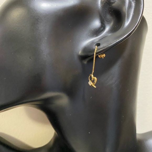18K Gold Earrings. - Picture 2 of 3